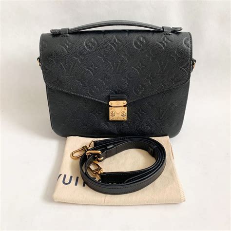 louis vuitton pochette metis black used